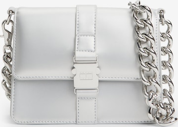 Tommy Jeans Crossbody Bag in Silver: front