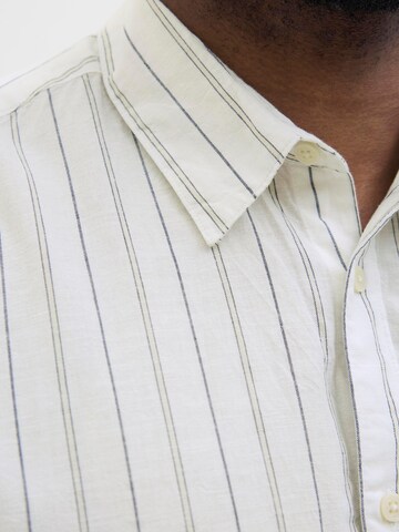 Fit confort Chemise Jack & Jones Plus en blanc