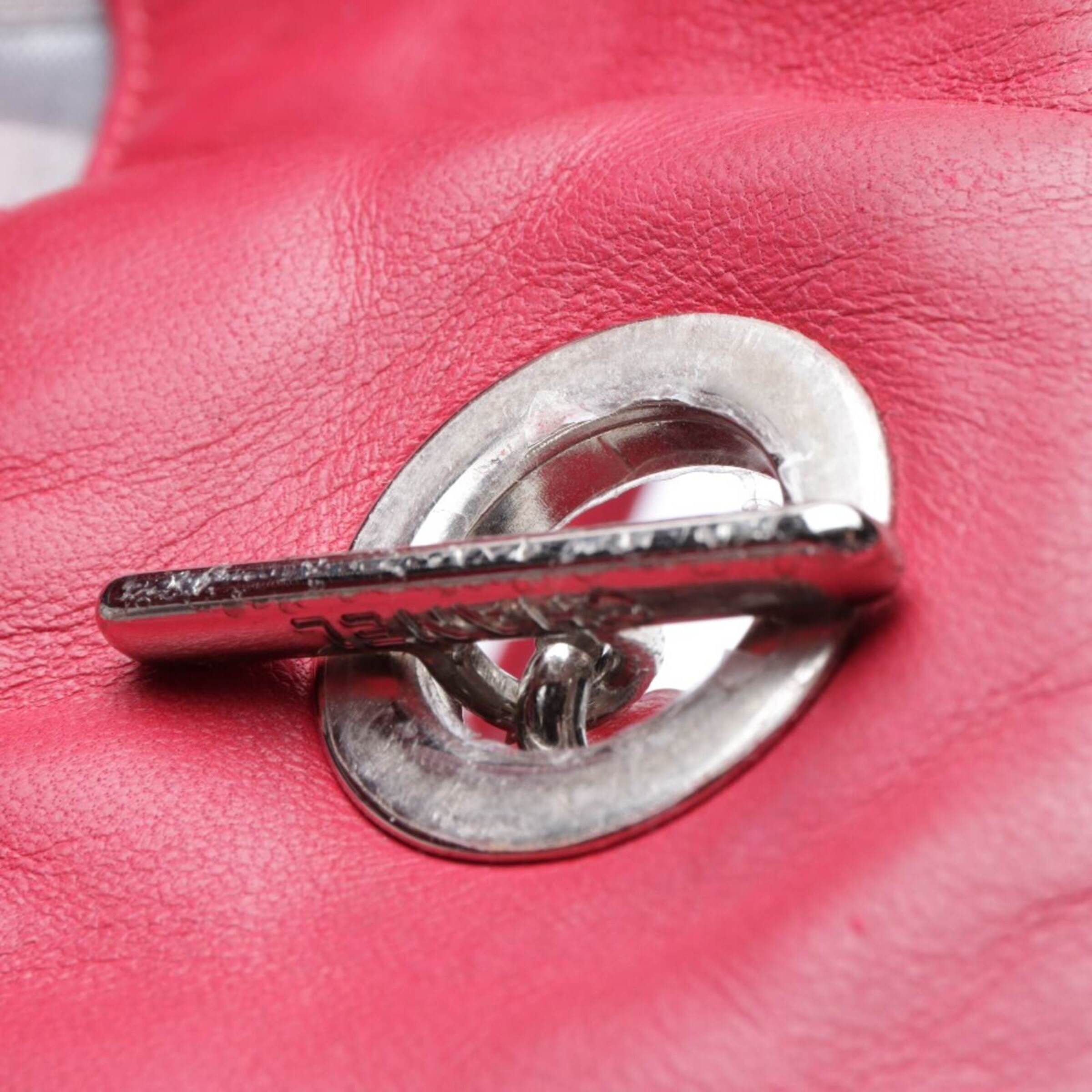 CHANEL Bag in One size in Pink