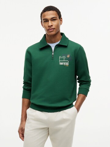 TOMMY HILFIGER Sweatshirt in Grün: Vorderseite