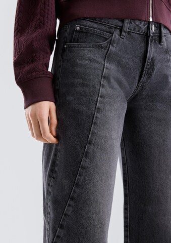 QS Loosefit Jeans in Grijs