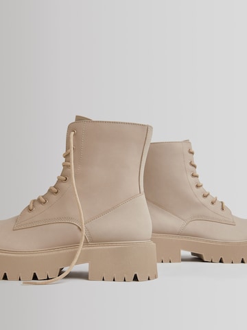 Bottines à lacets Bershka en beige