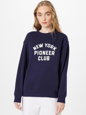 GAP Sweatshirt in Blue: front