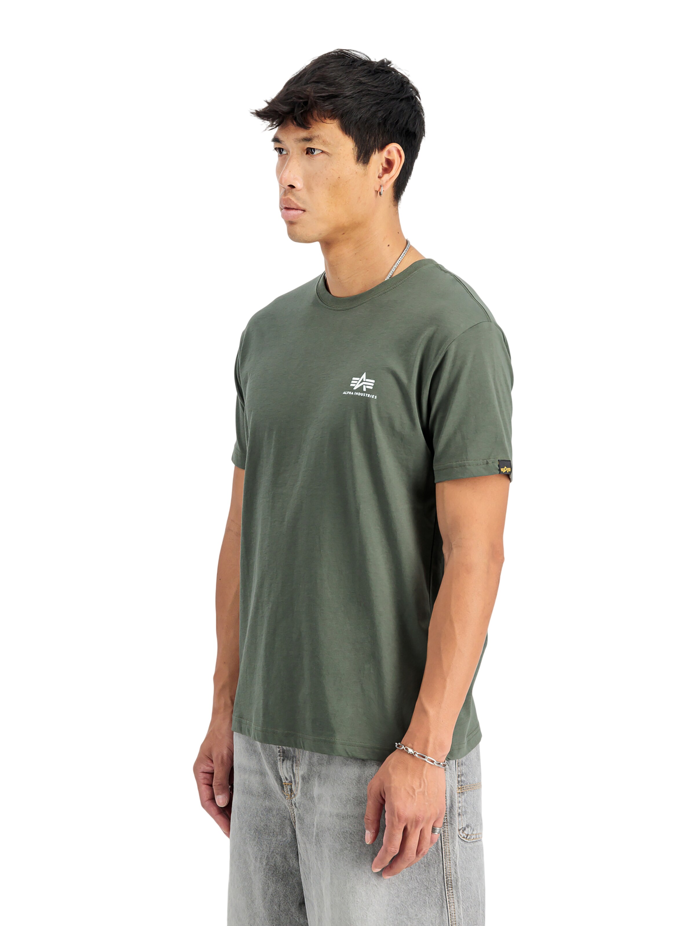 ALPHA INDUSTRIES Shirt 'Basic Small Logo'‌‌ in Grün