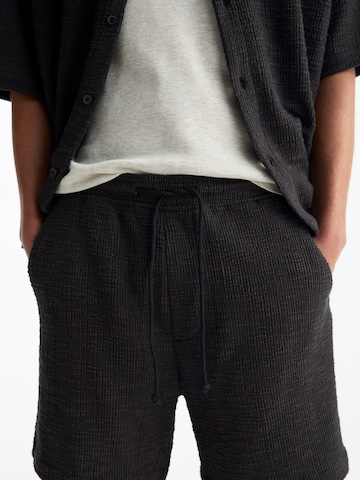 Pull&Bear Regular Trousers in Black