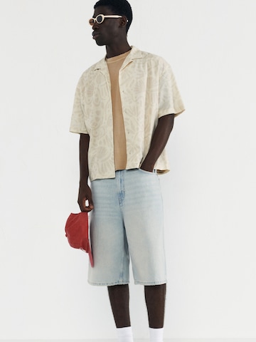 Fit confort Chemise Pull&Bear en beige : devant