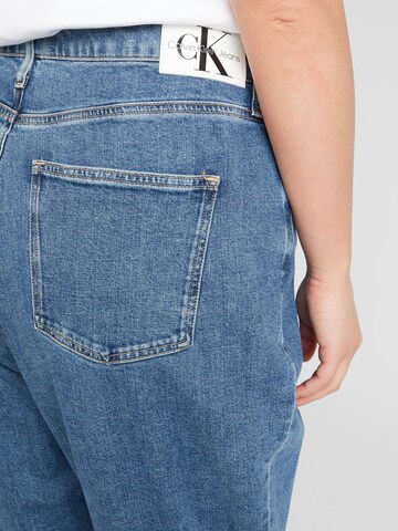 Calvin Klein Jeans Plus Slimfit Farkut 'MOM Jeans PLUS' värissä sininen