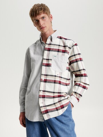 Comfort fit Camicia di TOMMY HILFIGER in beige: frontale