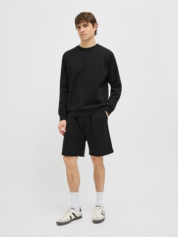 JJ Rebel - Loosefit Pantalón 'JREBCARLOS' en negro
