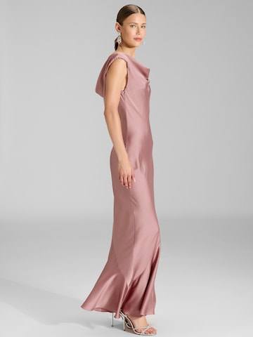 SWING - Vestido de festa em rosa