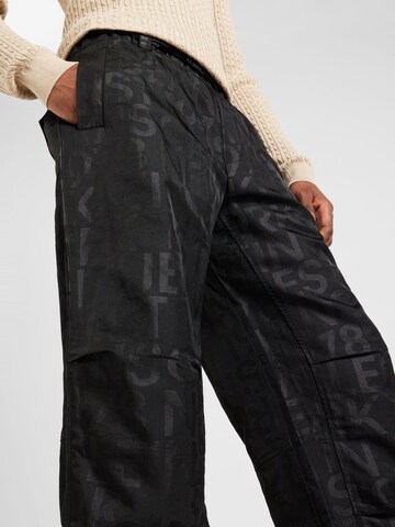 Calvin Klein Jeans Regular Trousers in Black