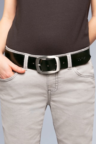 Soccx Belt in Black: front