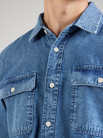 QS Regular fit Button Up Shirt in Blue