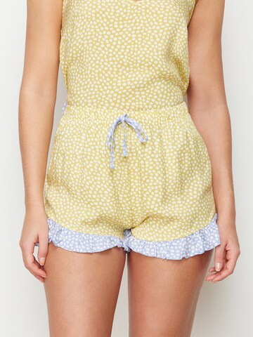 Trendyol Rövidek - sárga