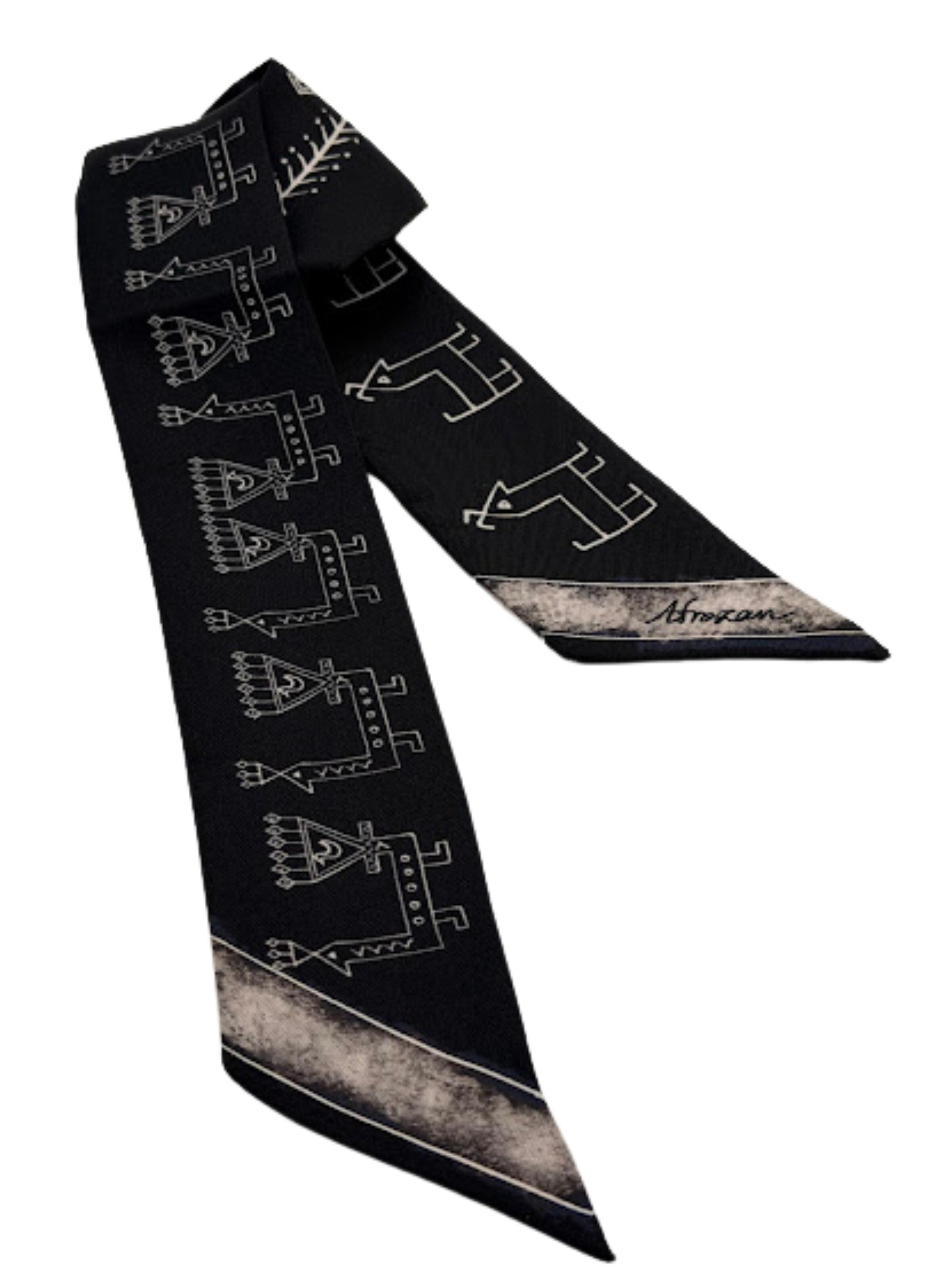 AFROZAN Schal 'Black & White Silk Twilly – Symbolic Motifs'‌‌‌‌‌‌‌‌‌‌ in Schwarz: Vorderseite