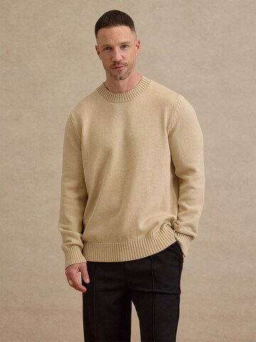 DAN FOX APPAREL Свитер 'Ilias' в Бежевый: спереди