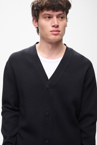 Matinique Strickjacke 'MAcardomon' in Schwarz