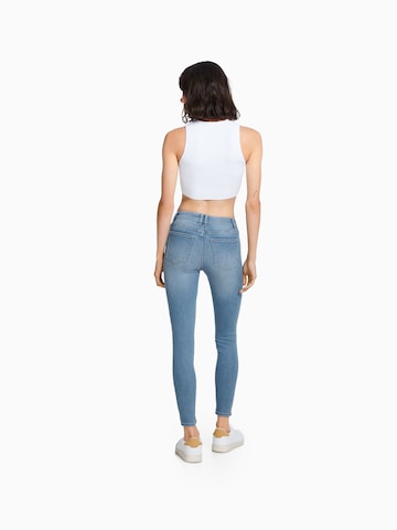 Skinny Jeans di Bershka in blu