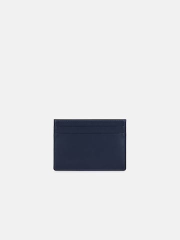 Boggi Milano Case in Blue