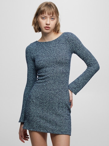 Pull&Bear Knitted dress in Blue: front