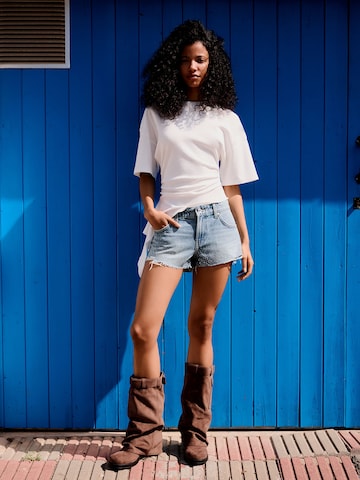 Regular Jean 'Brillos' Bershka en bleu