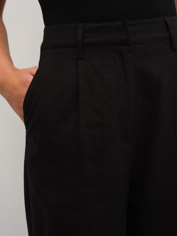 RÆRE by Lorena Rae Regular Pleat-front trousers 'Martha' in Black