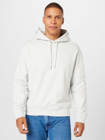 Sweat-shirt Calvin Klein Jeans en gris : devant