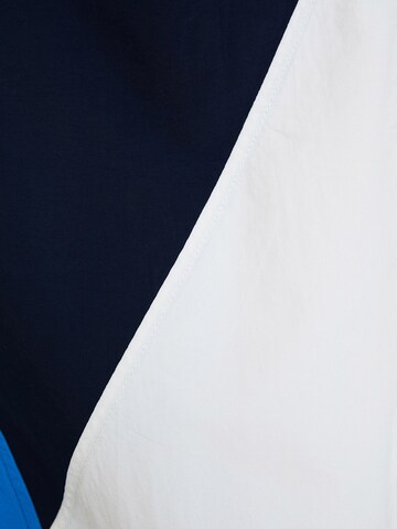 Bershka Kurtka przejściowa w kolorze niebieski