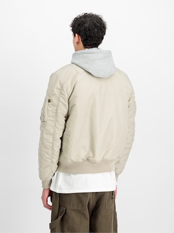 ALPHA INDUSTRIES Демисезонная куртка в Бежевый