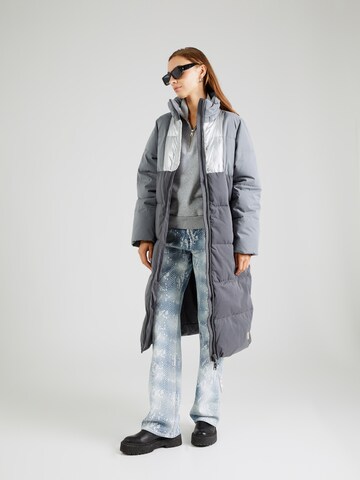 NÜMPH Mantel in Grau