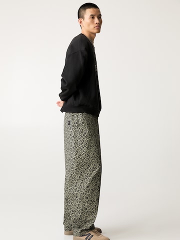 Loosefit Pantalon Pull&Bear en vert
