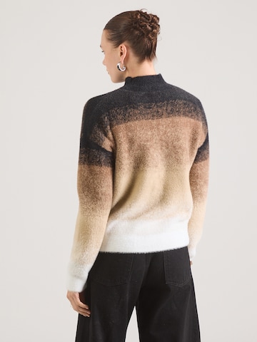 Morgan Tröja '242-MDYE' i brun