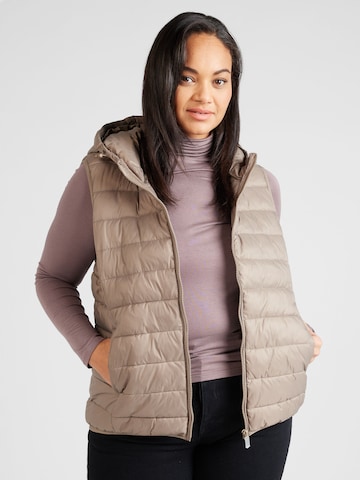 ONLY Carmakoma Vest 'NEW TAHOE' i brun: forside