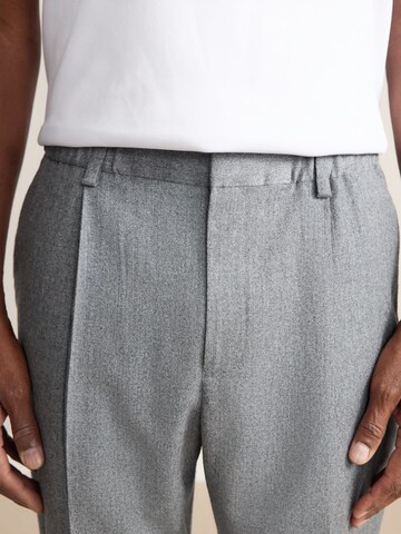 Next Regular Hose in Grau