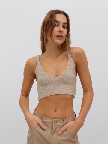 EDITED Gebreide top 'Silvia' in Beige: voorkant