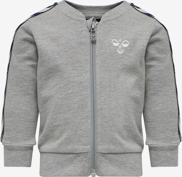 Completo sportivo di Hummel in grigio