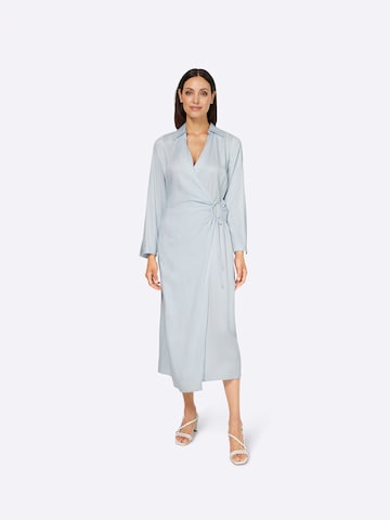 Robe heine en bleu : devant