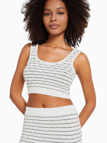 Tops en tricot Bershka en blanc