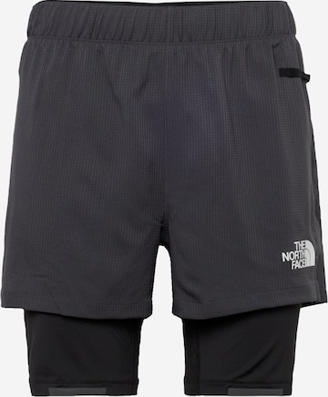 THE NORTH FACE Regular Workout Pants in Grey: front