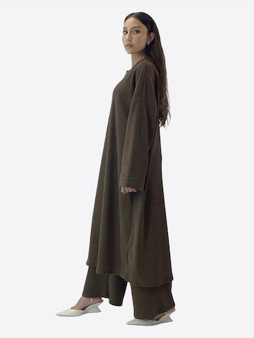 Elara Hausanzug in Braun