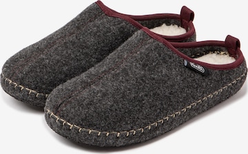 Nuvola. - Pantufa 'New Rim' em cinzento: frente
