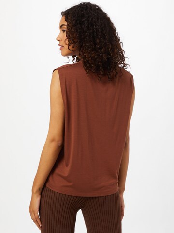 Top 'Jolanda' di basic apparel in marrone