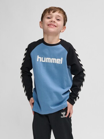 T-Shirt fonctionnel Hummel en bleu : devant