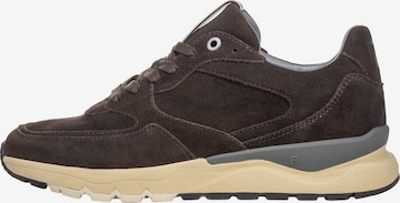 Sneaker bassa 'De Treener 07' di Floris van Bommel in marrone: frontale