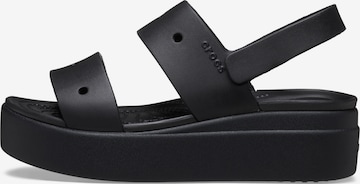 Crocs Sandaalit 'Brooklyn' värissä musta: etupuoli