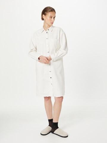 Robe-chemise QS en blanc : devant