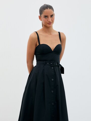 Rochie de la MAKARIĆ pe negru