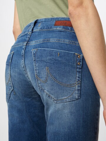 Coupe slim Jean 'Molly' LTB en bleu