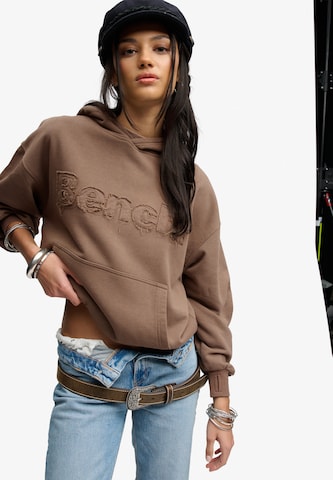 BENCH Sweatshirt 'Bench X Superdry & Co' in Bruin