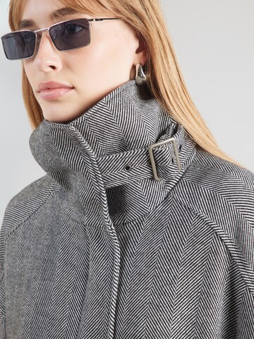 Veste mi-saison 'AWCALLIOPE' Aware en noir